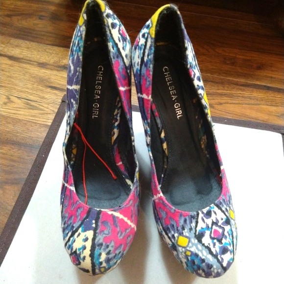 Chelsea Girl Graphic Wedge Heels - Picture 3 of 5